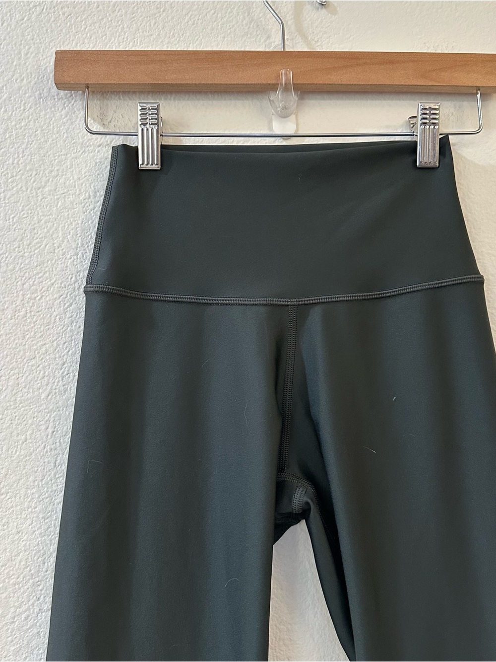 Alo Yoga 7/8 High-Waist Airlift Legging Midnight Green Size XS - Picture 3 of 8